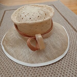 New. Elegant Very Large Brim , Natural Fibres, Lightweight Statement Hat